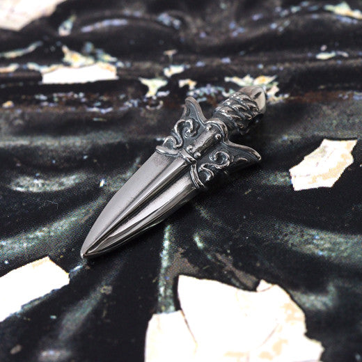 Guardia Arrowhead Pendant