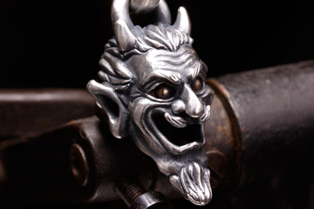 Mad Cult Satanist Mask 黃銅眼吊墜
