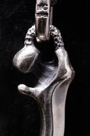 Mad Cult hk Bone Claw 吊墜