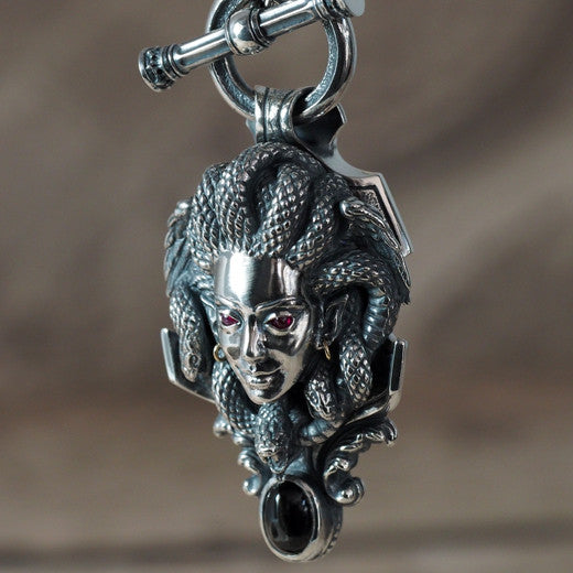 Guardia Medusa Pendant w/ Chain