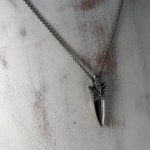 Guardia Arrowhead Pendant