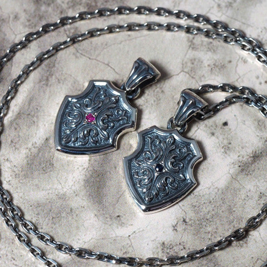 Guardia Crossed Acanthus Pendant