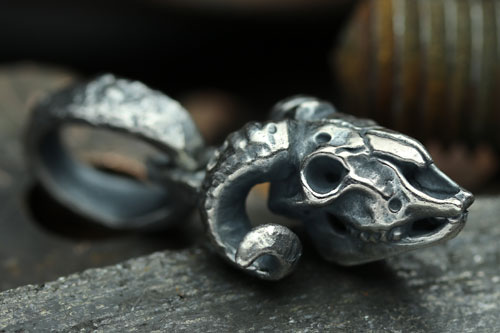 Mad Cult Skull Sheep 吊墜