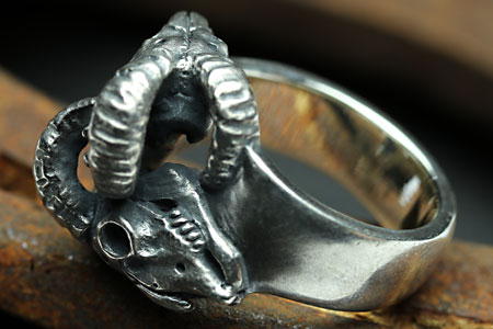 Mad Cult hk Double Sheep Skull 戒指