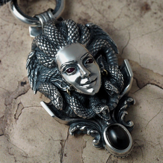 Guardia Medusa Pendant w/ Chain