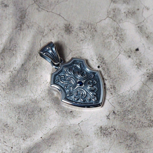 Guardia Crossed Acanthus Pendant