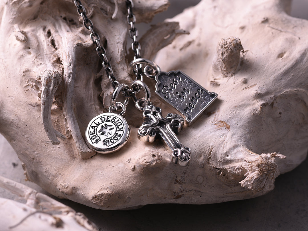 Unite Grave Pendant [ Halloween Limited ]