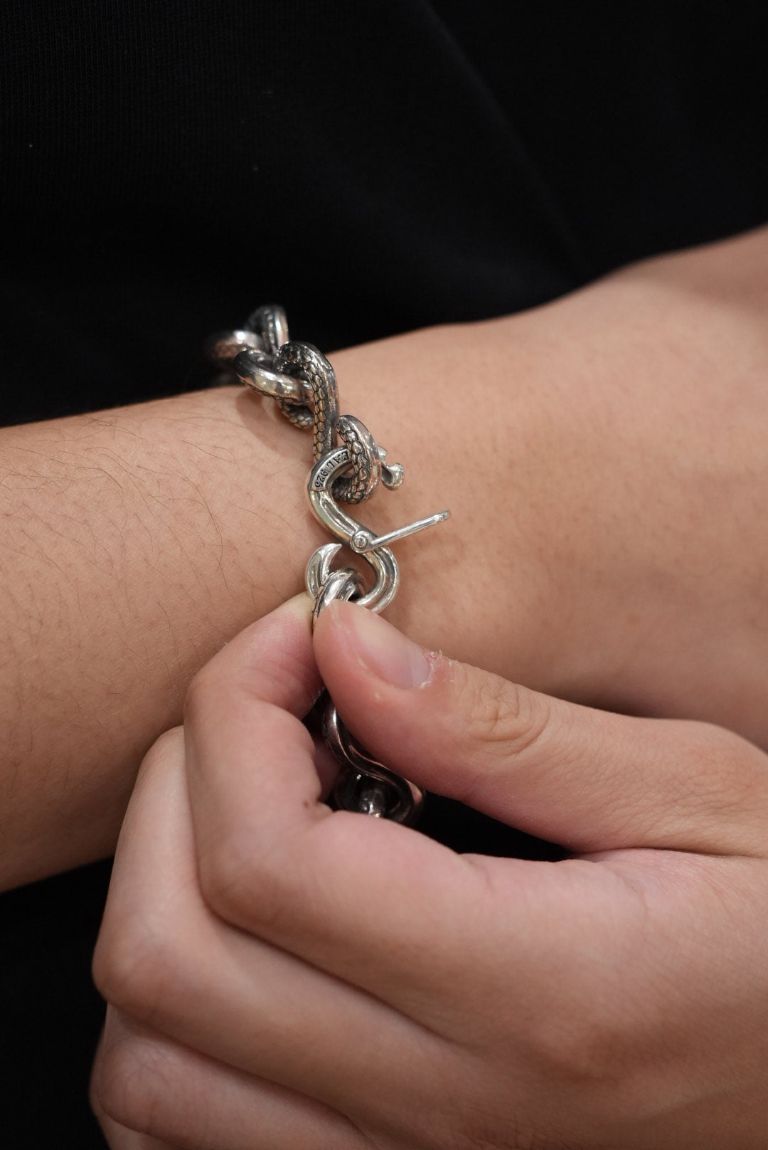 Deal Design Bracelet for unisex | Deal Design Eight Snake Brace