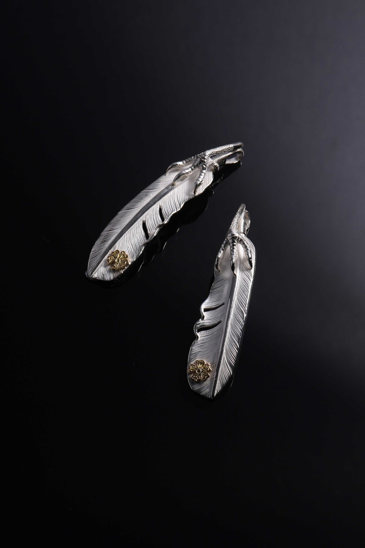 18k Hana Silver Eagle Claw Feather Pendant L