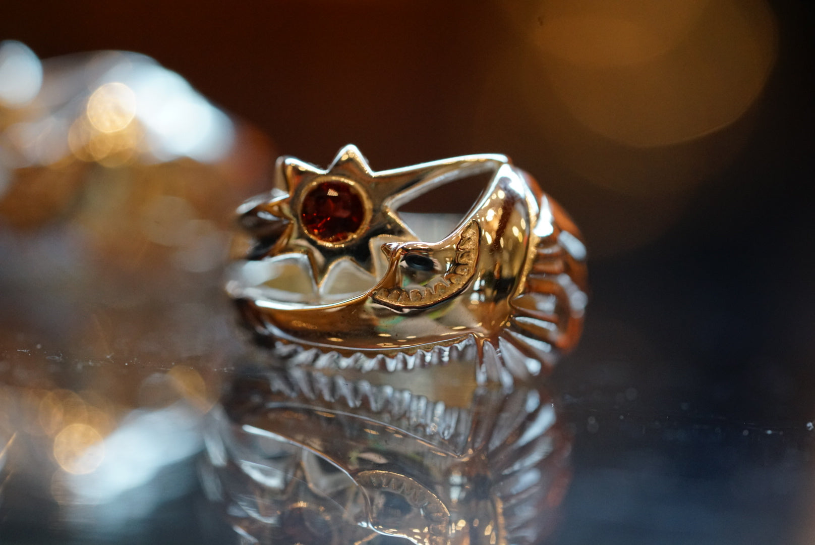 Silver Eagle Ring w Garnet