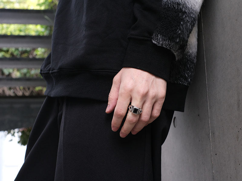 Stormy Frame Ring: Stone