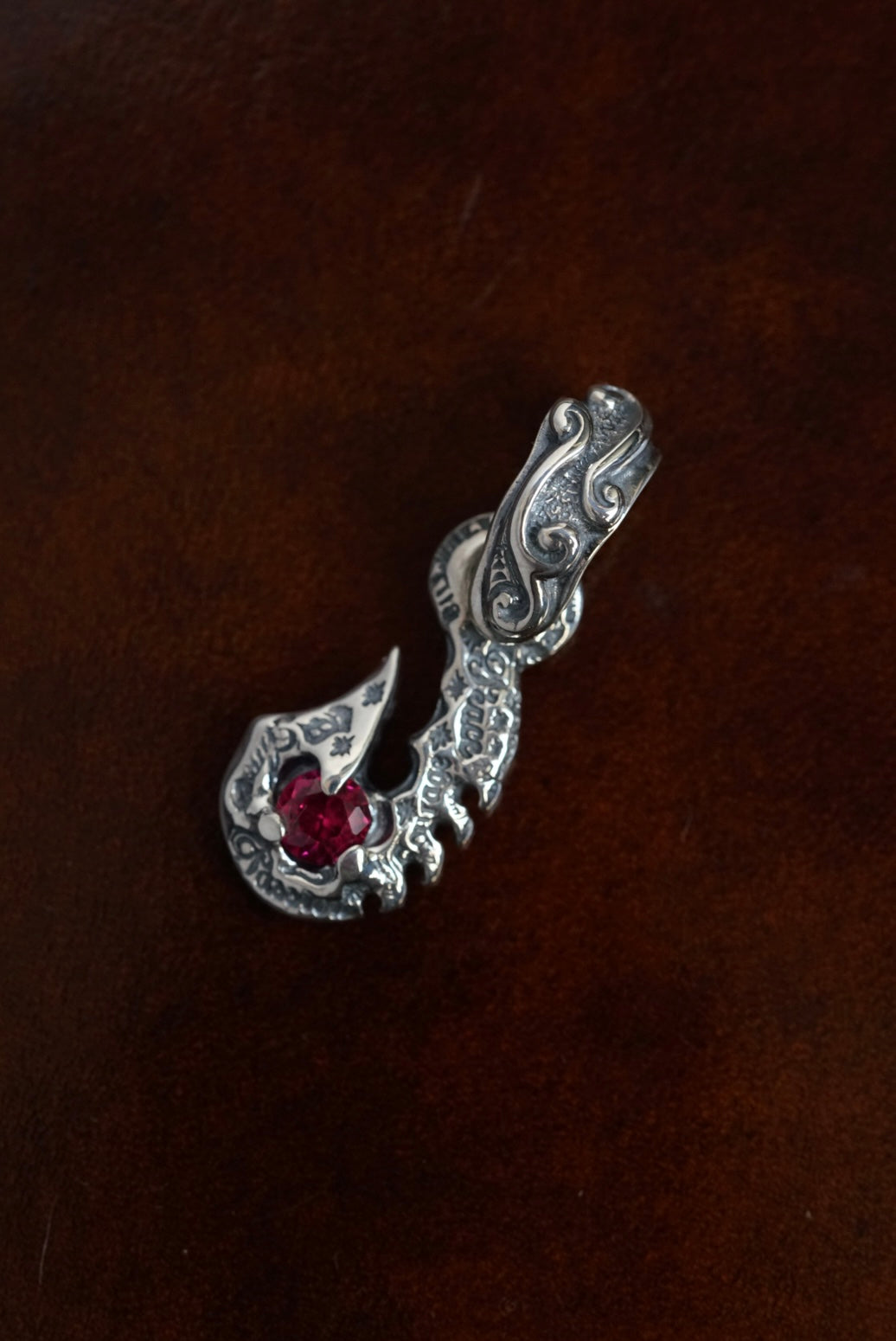 C369 Graffiti Fish Hook Large Wave Bale With Gemstone Charm