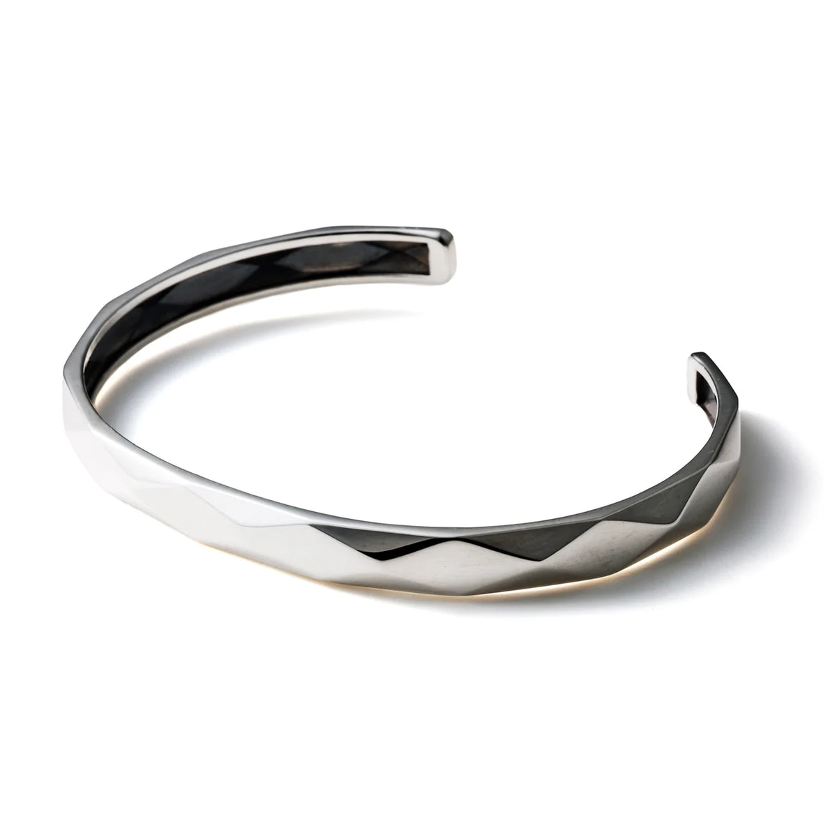 DIA SHAPE STUDS BANGLE
