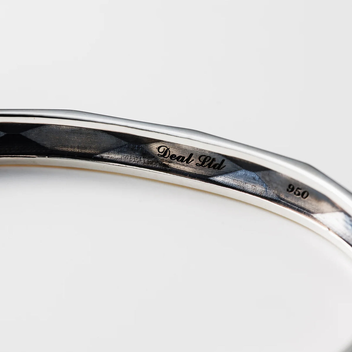 DIA SHAPE STUDS BANGLE