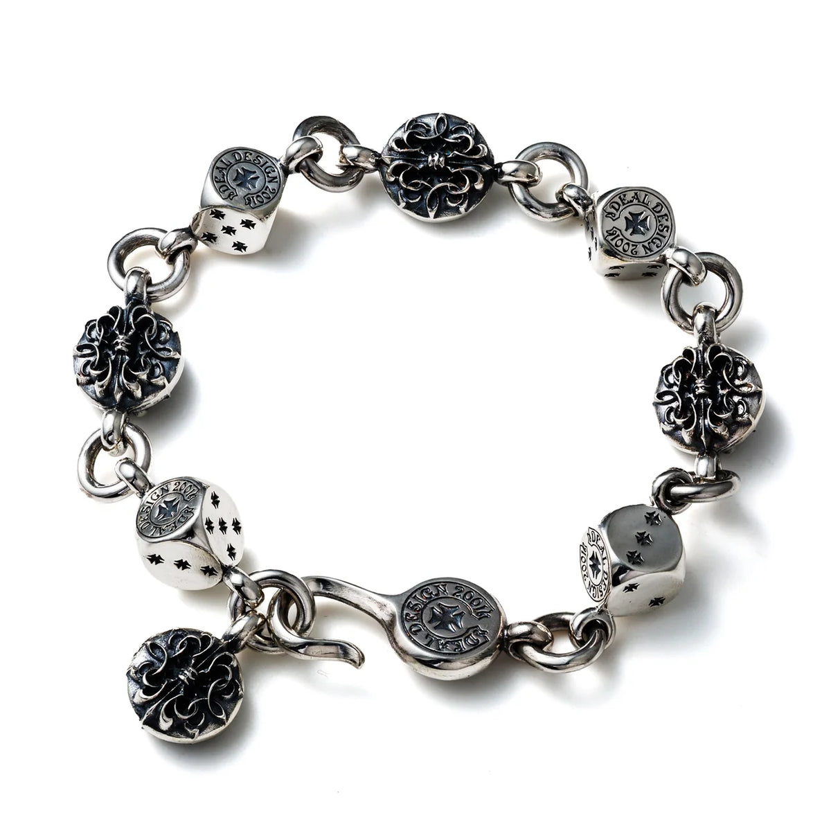 Eight Ball Bracelet: Dice KG