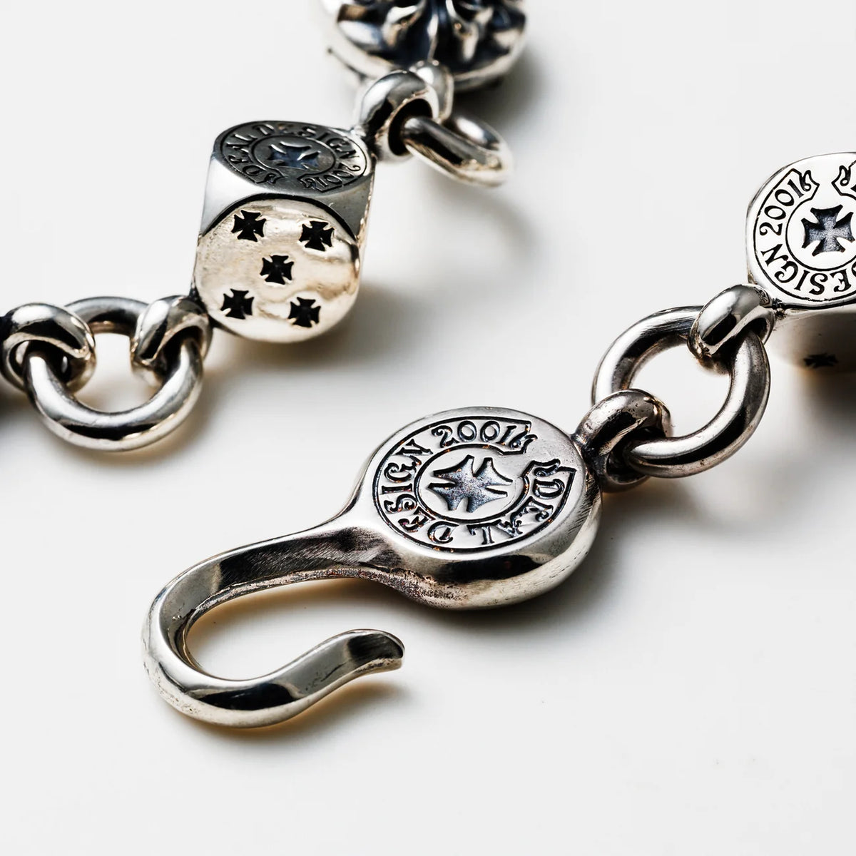 Eight Ball Bracelet: Dice KG