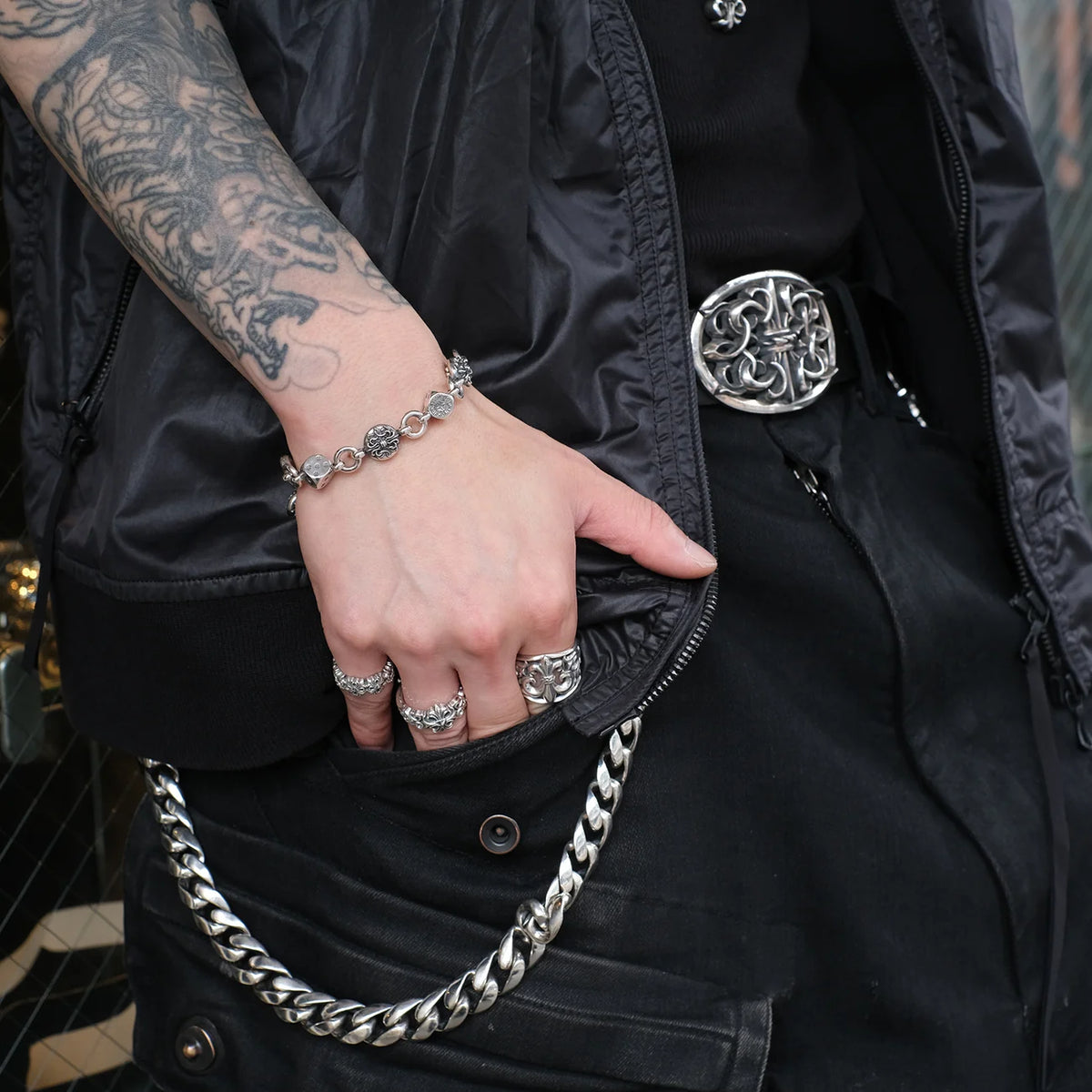 Eight Ball Bracelet: Dice KG