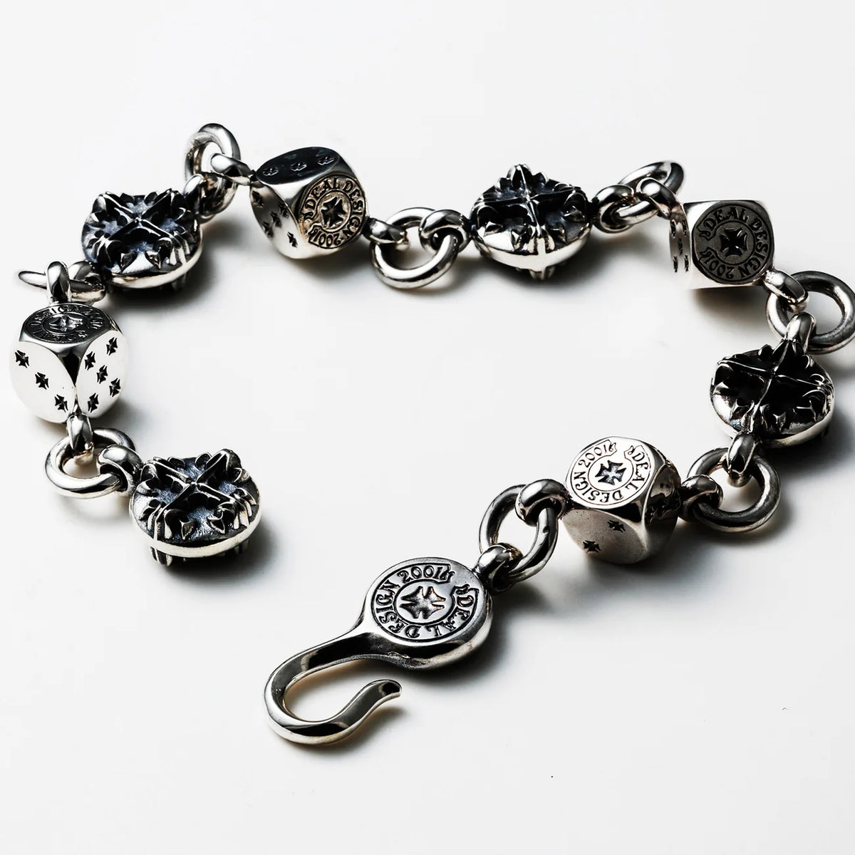 Eight Ball Bracelet: Dice GL