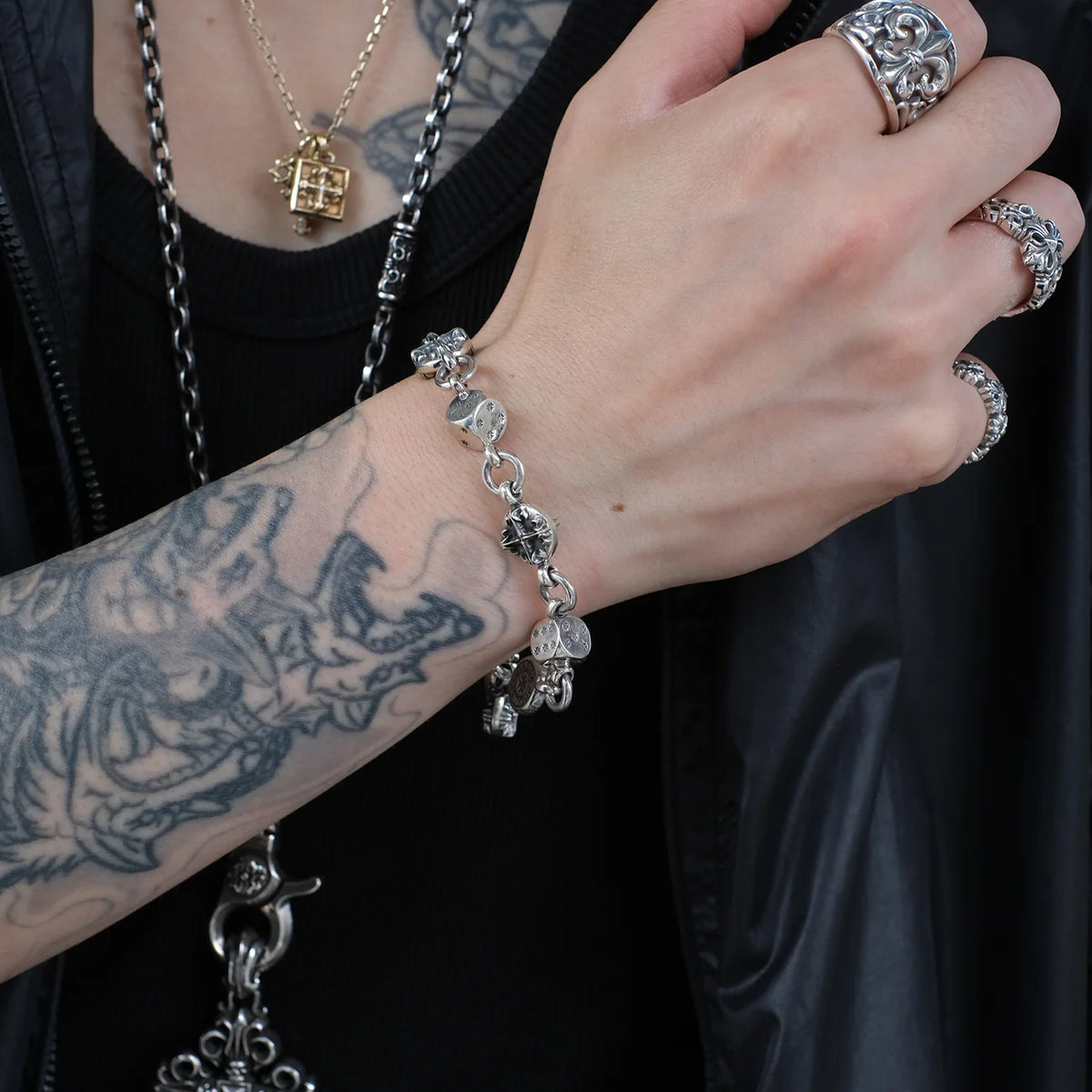 Eight Ball Bracelet: Dice GL