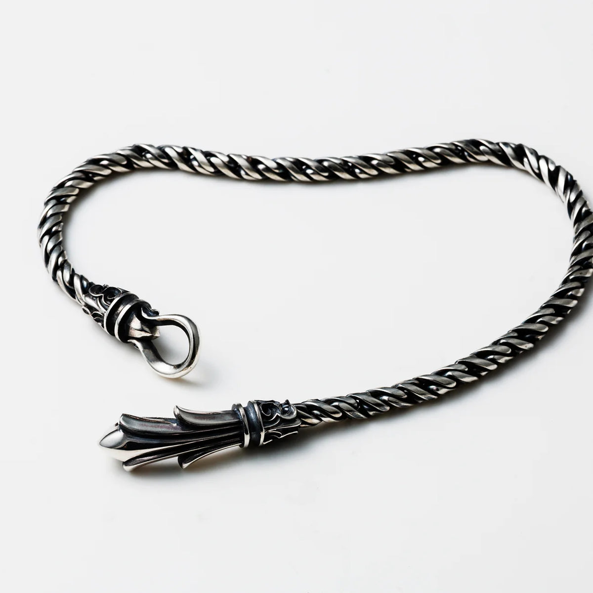 Flare hook bracelet: SR3MM
