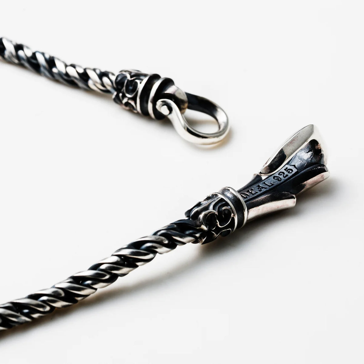 Flare hook bracelet: SR3MM