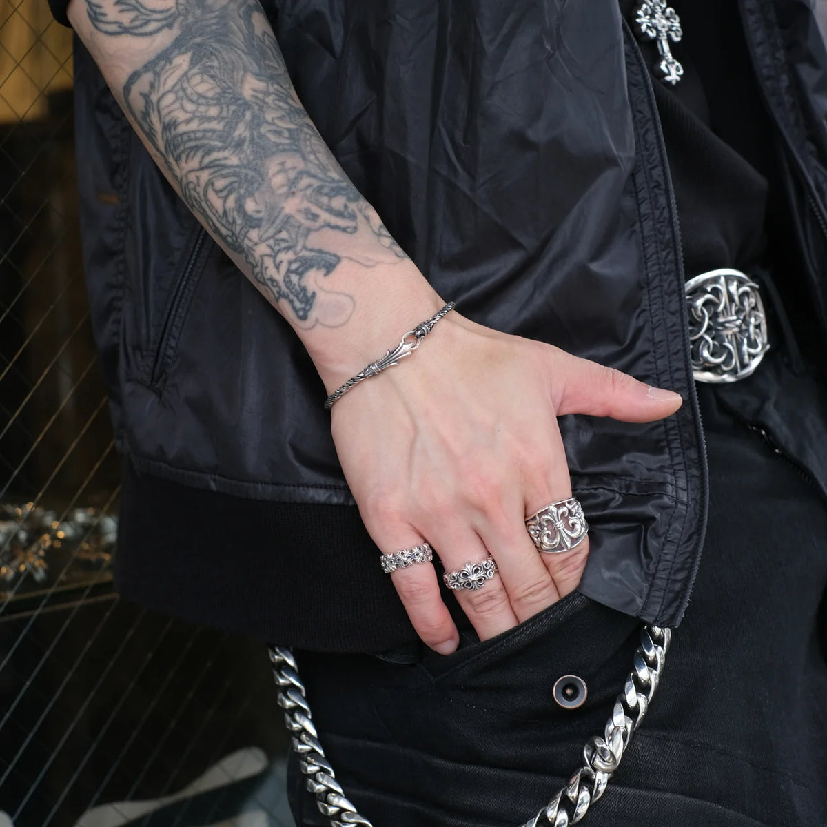 Flare hook bracelet: SR3MM