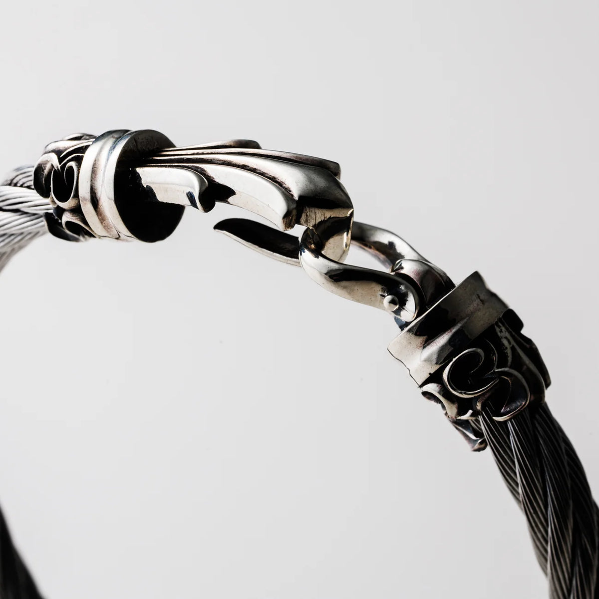 Flare hook bracelet: SW5MM