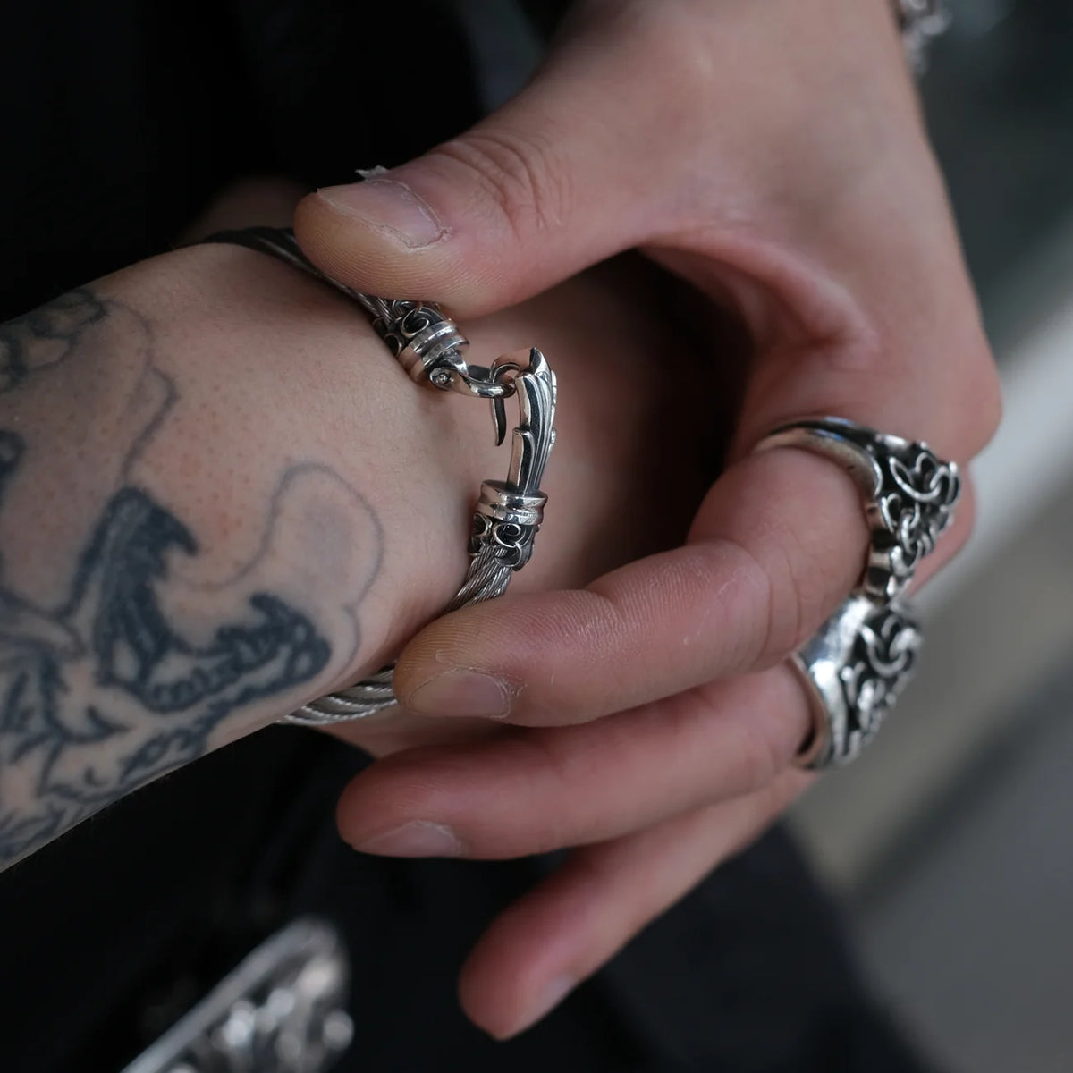 Flare hook bracelet: SW5MM