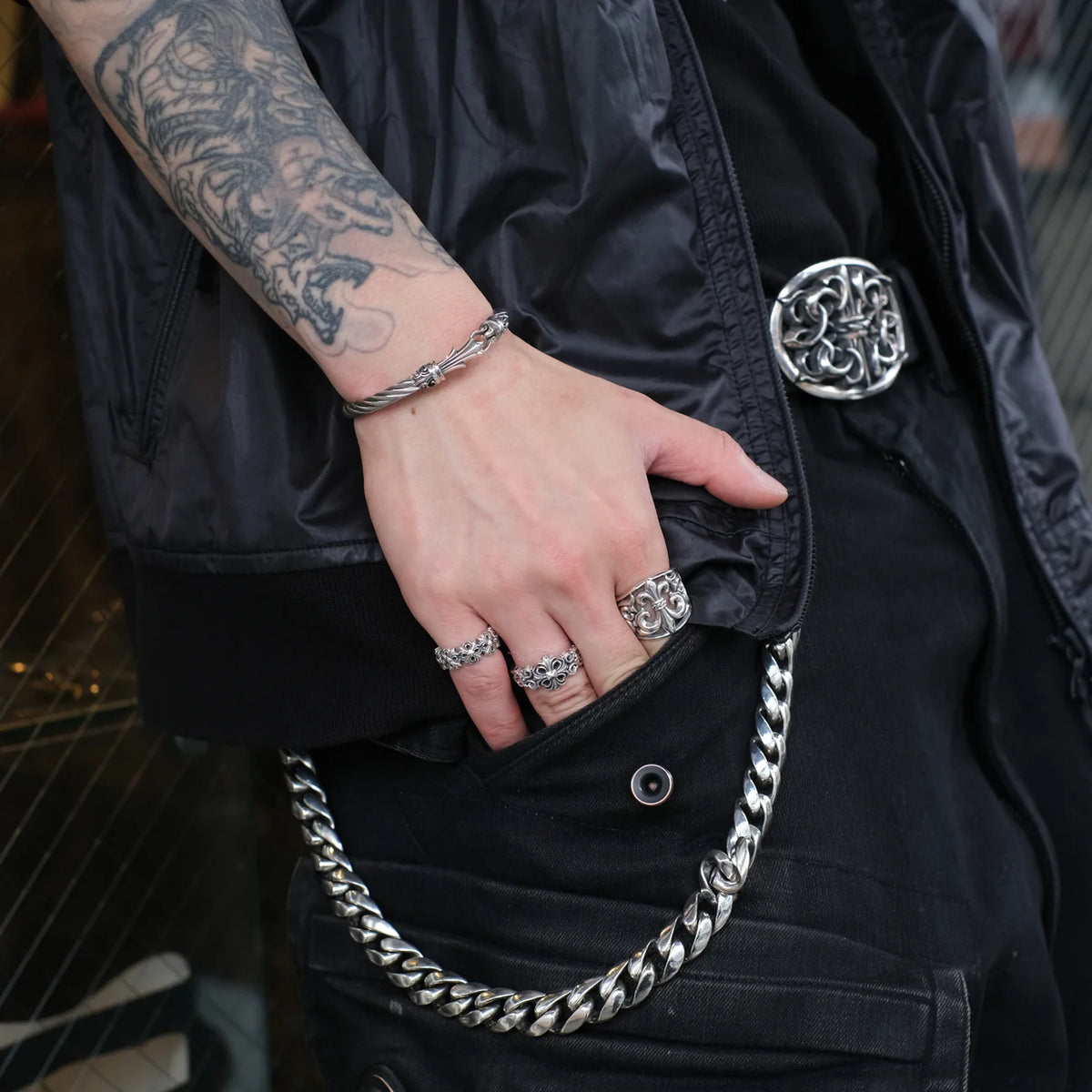 Flare hook bracelet: SW5MM