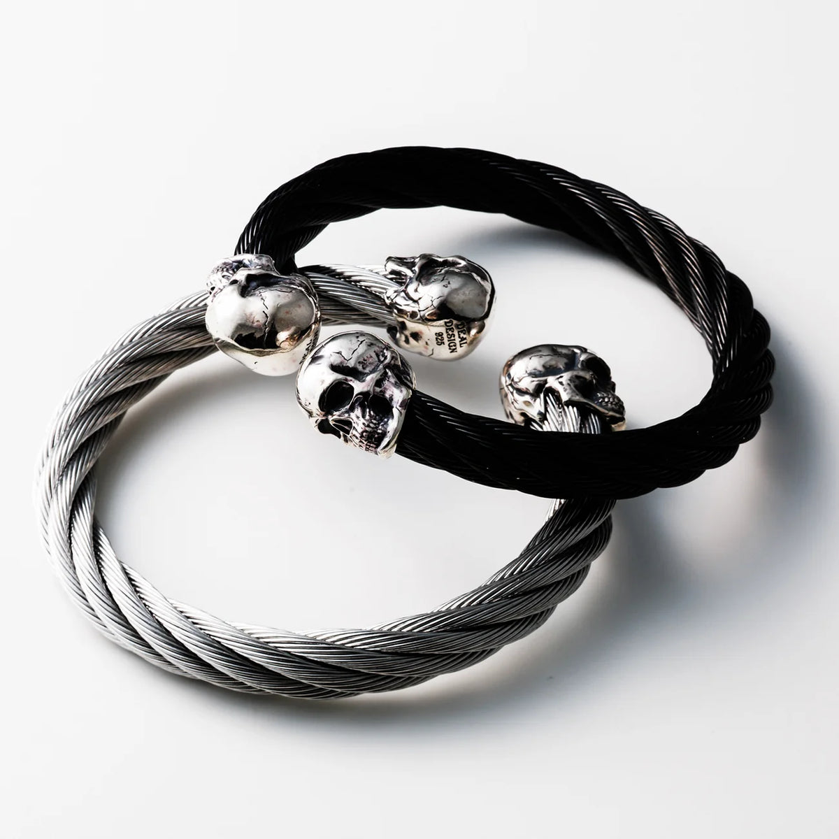 Fat Wire Bangle: Skull