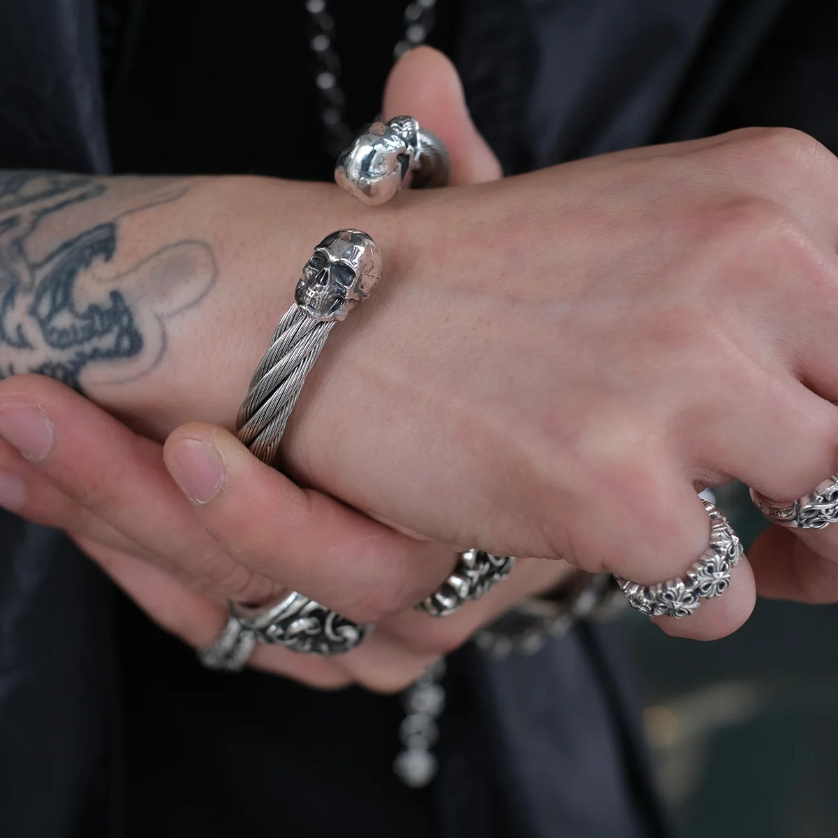 Fat Wire Bangle: Skull