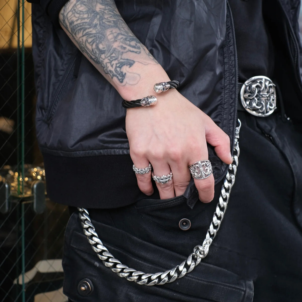Fat Wire Bangle: Skull