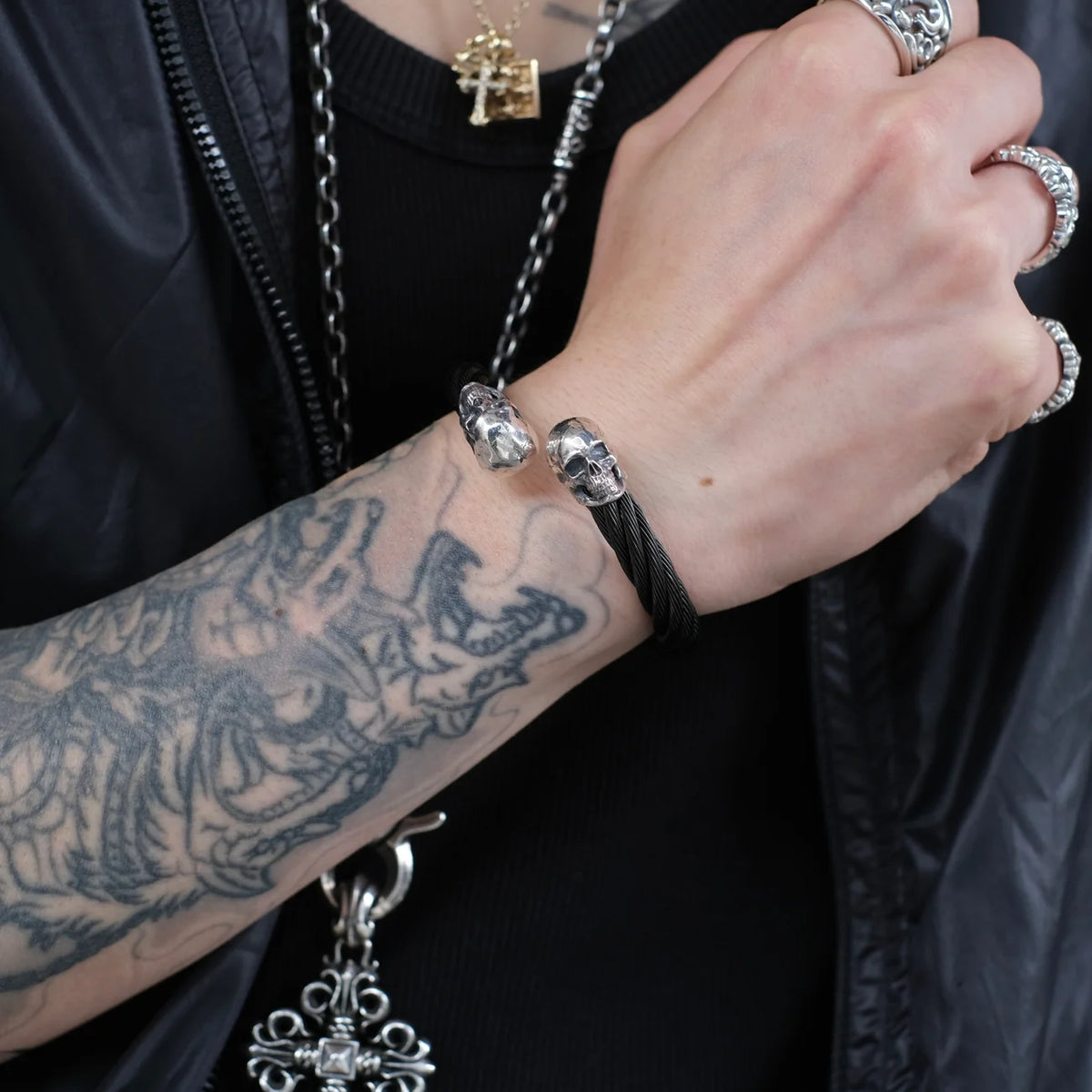 Fat Wire Bangle: Skull