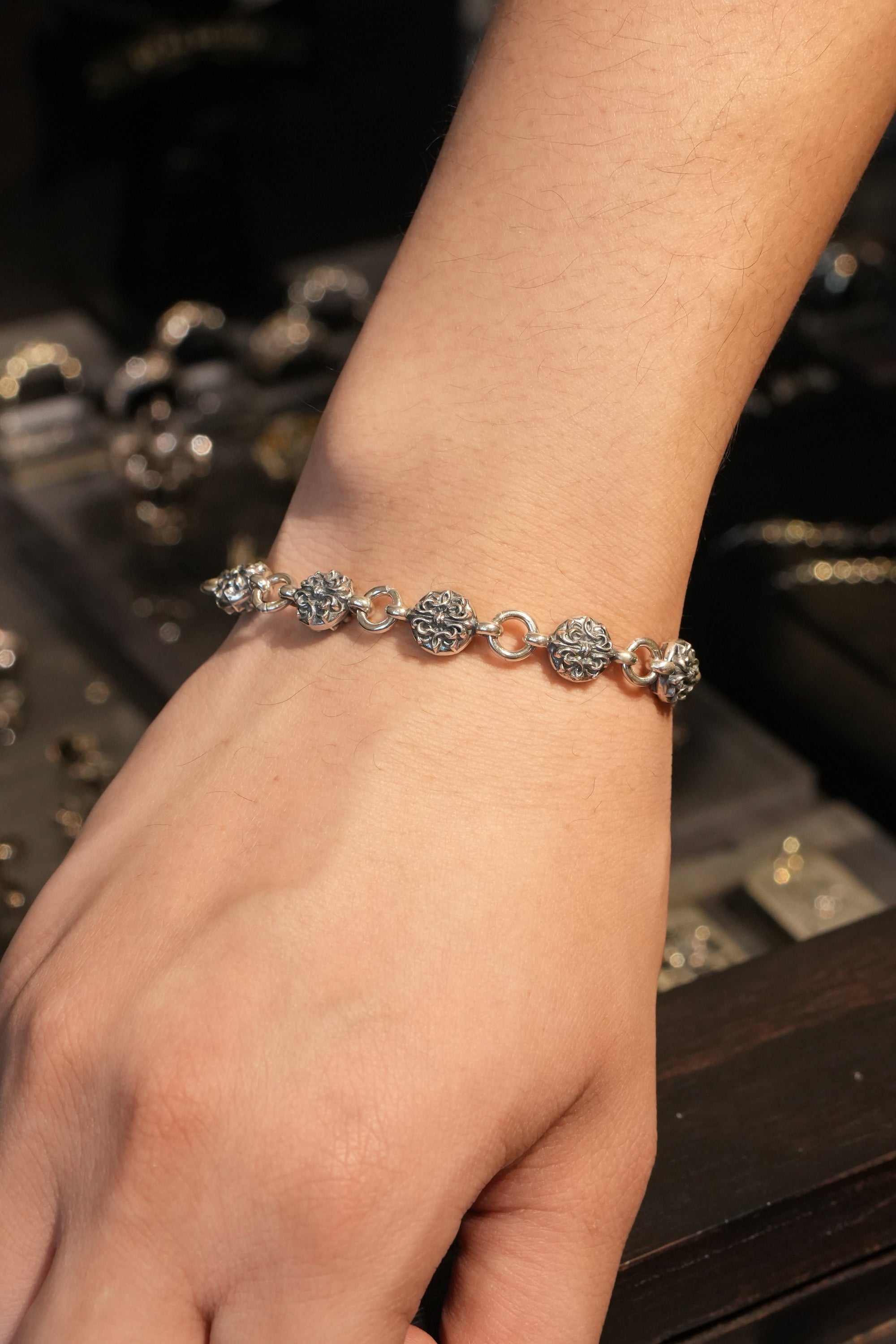 Eight Ball Bracelet : KG
