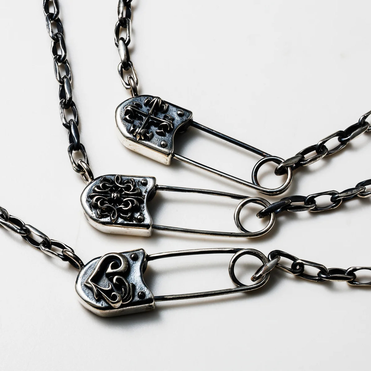 Deal Design - Safety Pin Necklace_6