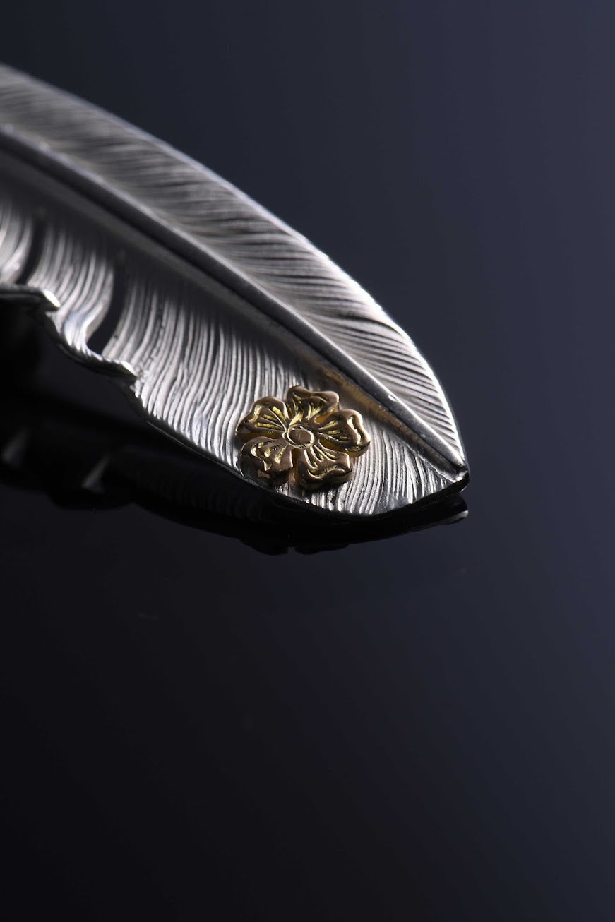 18k Hana Silver Eagle Claw Feather Pendant L