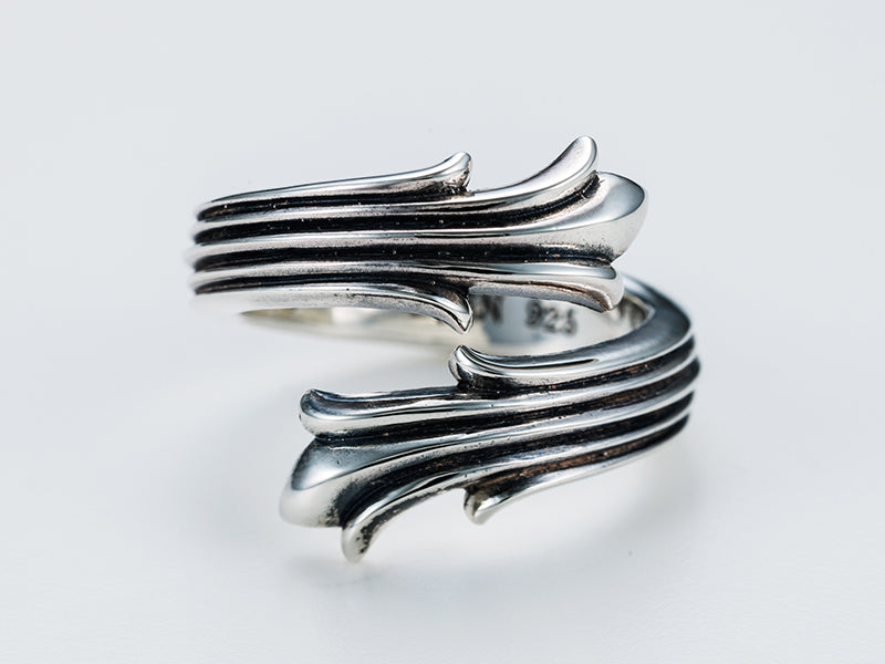 Flared Tail Ring