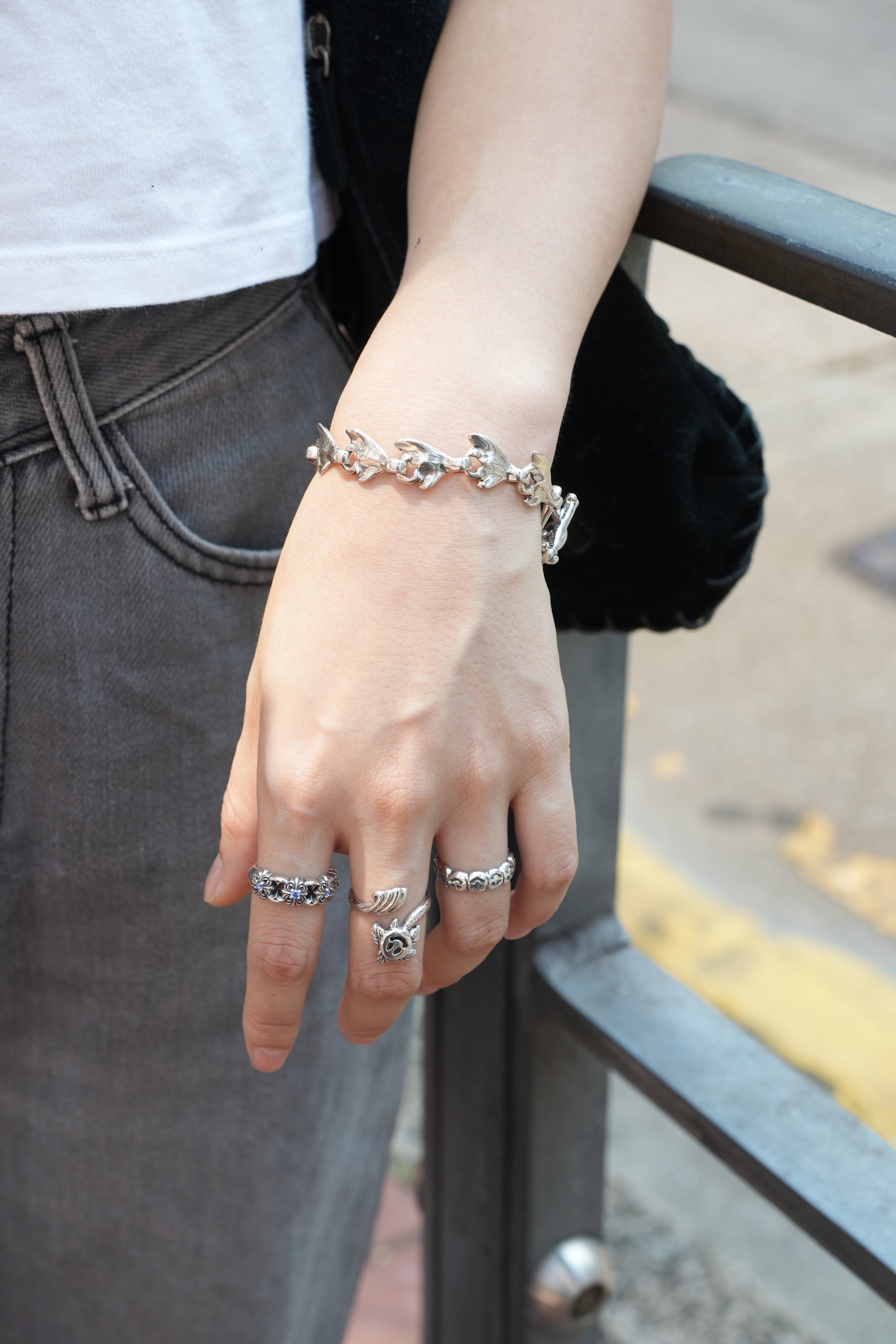 B615 Tiny Whale's Tail Bracelet