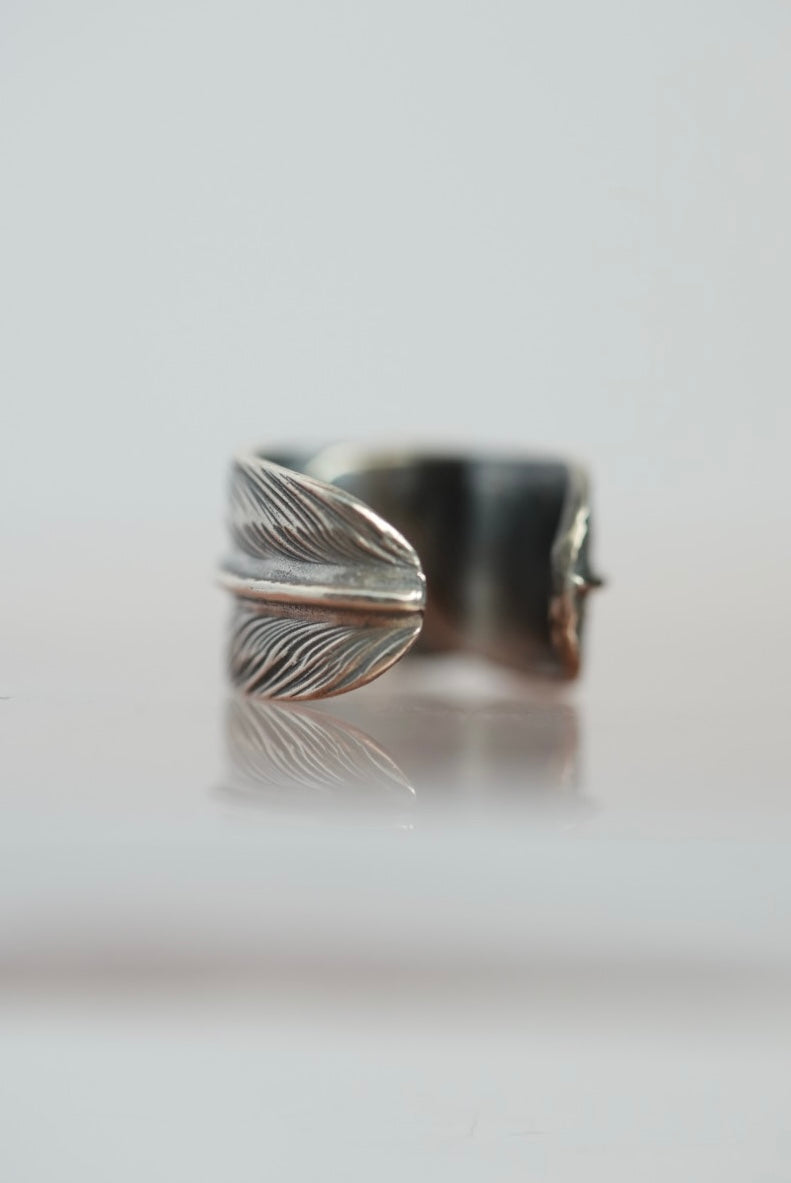 Ninemetal Silver Feather Ear Cuff