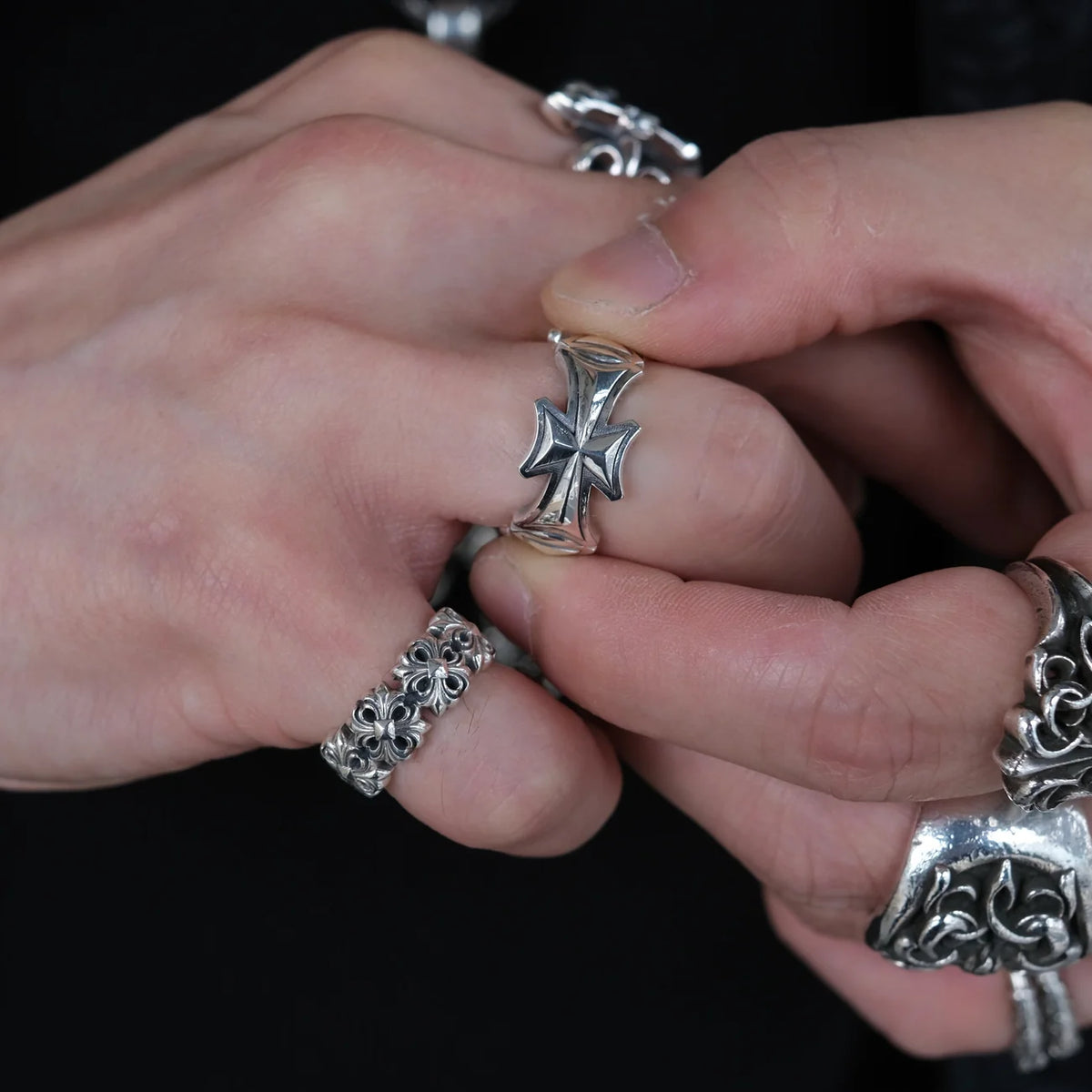 Solid Cross Ring