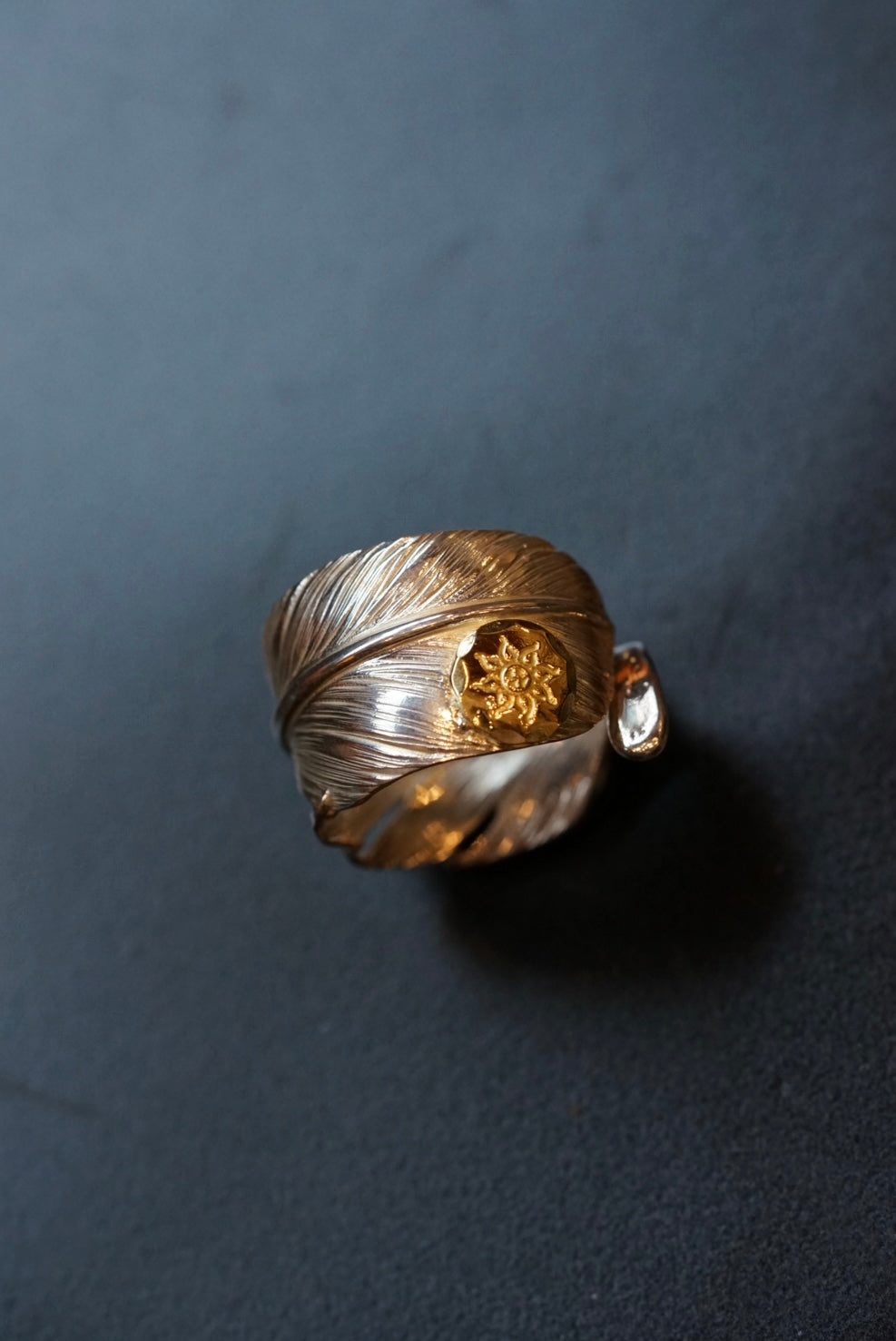 Albatory 18K Gold Point Silver Feather Ring