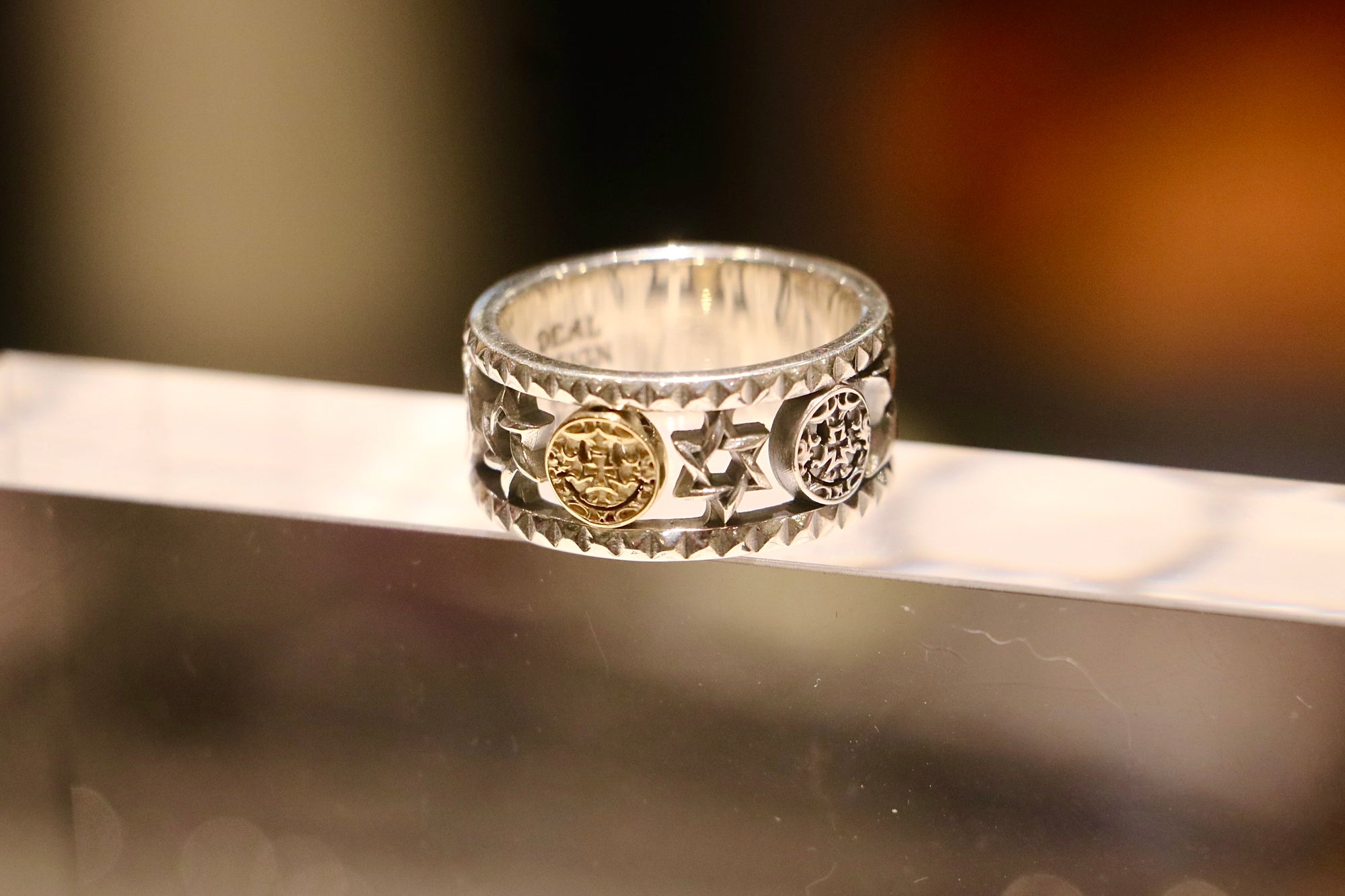 Deal Design Night and Day 18K Gold Ring