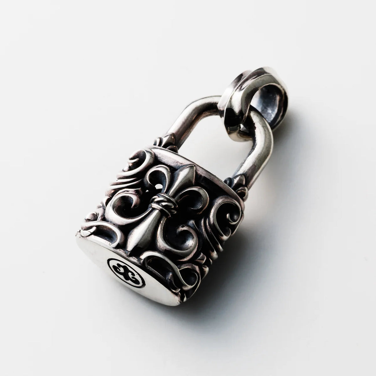 Deal Design - Classic Lily Padlock_4