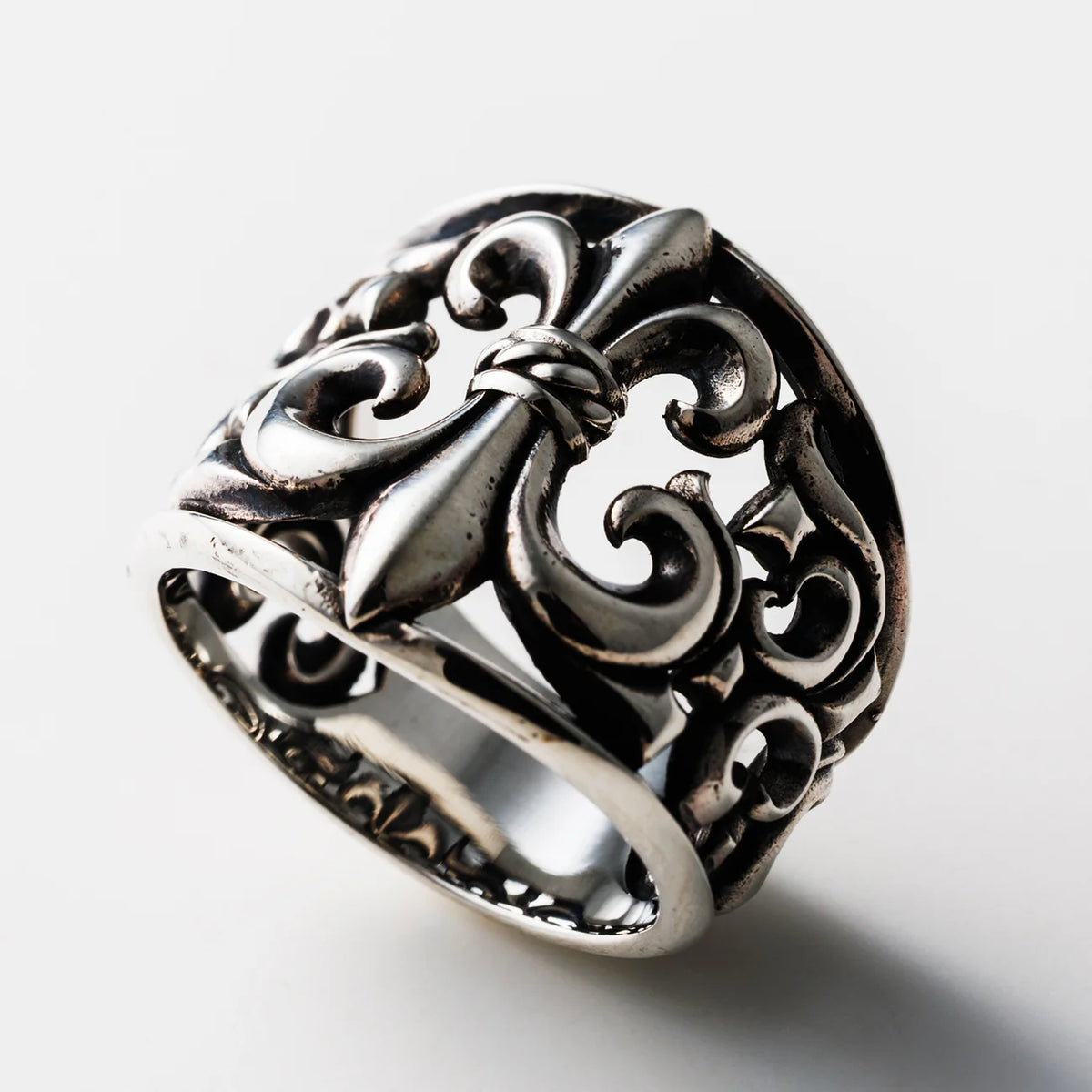 Grace Lily Ring