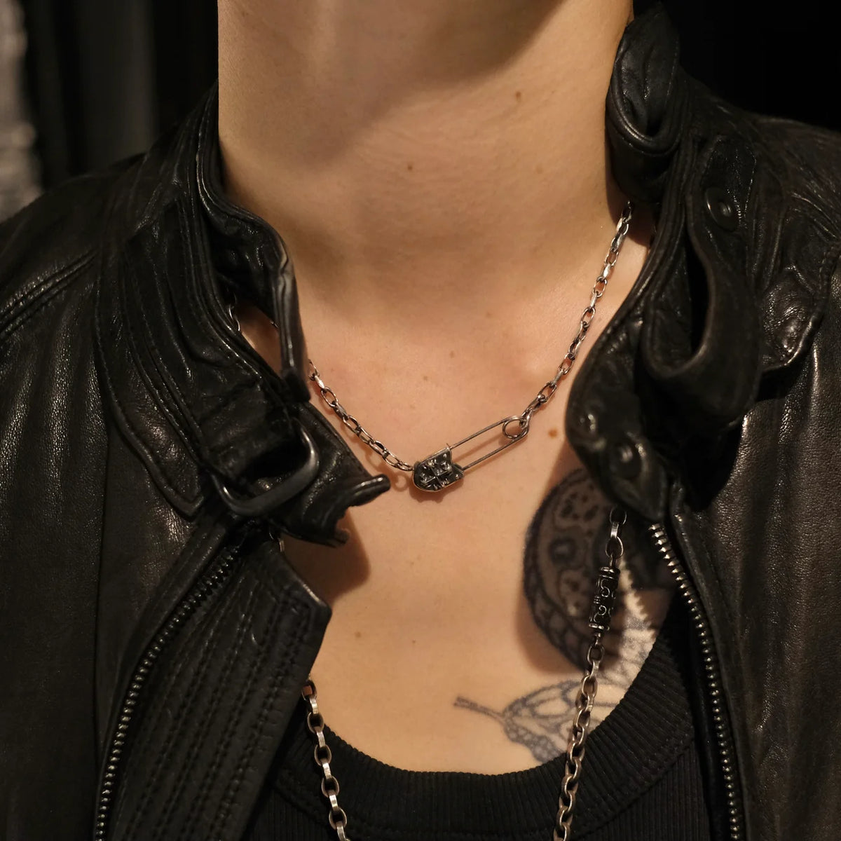 Deal Design - Safety Pin Necklace_9