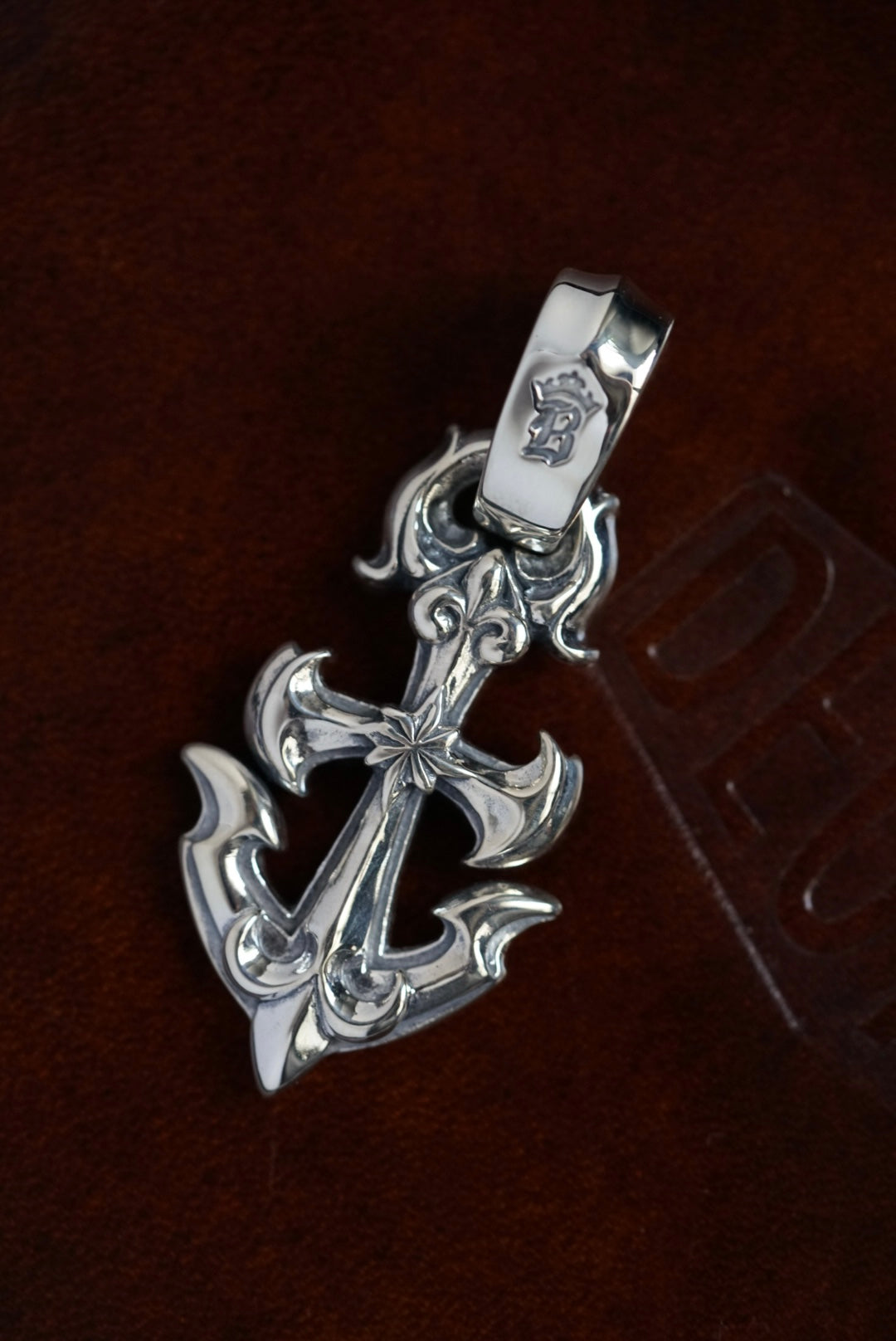 BWL - PN891 Large Anchor Pendant 2