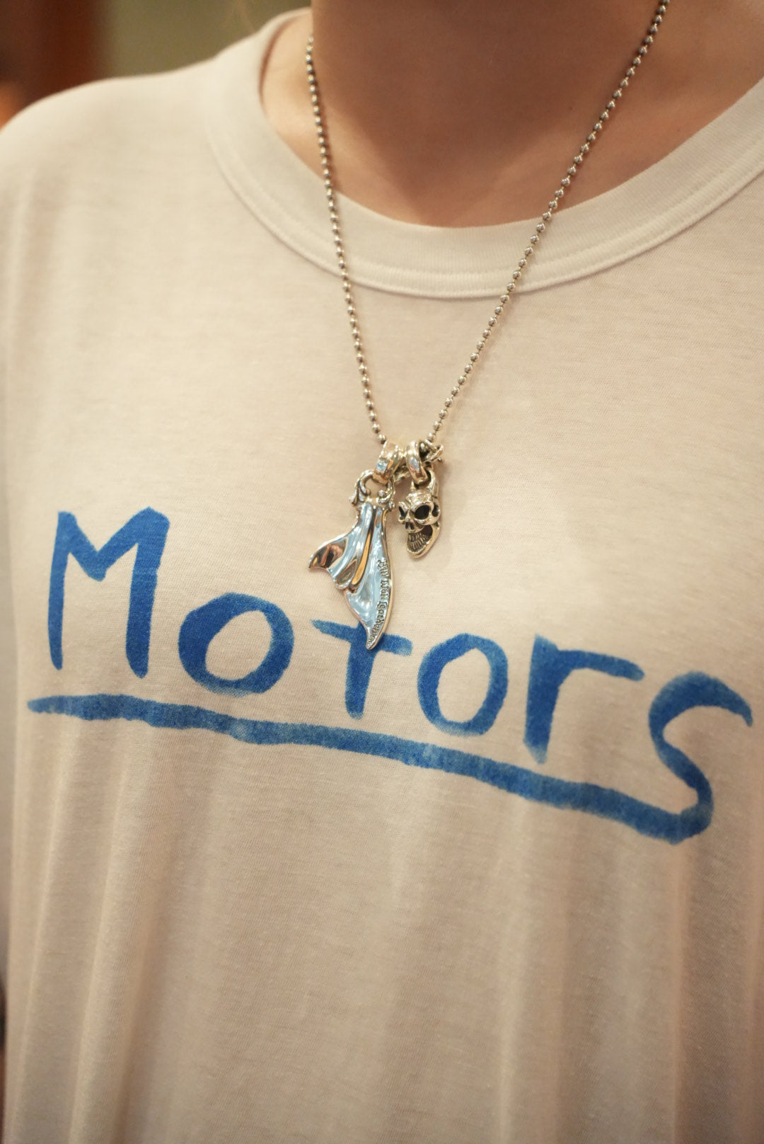 BWL - PN957 Medium Whale Tail Pendant 2