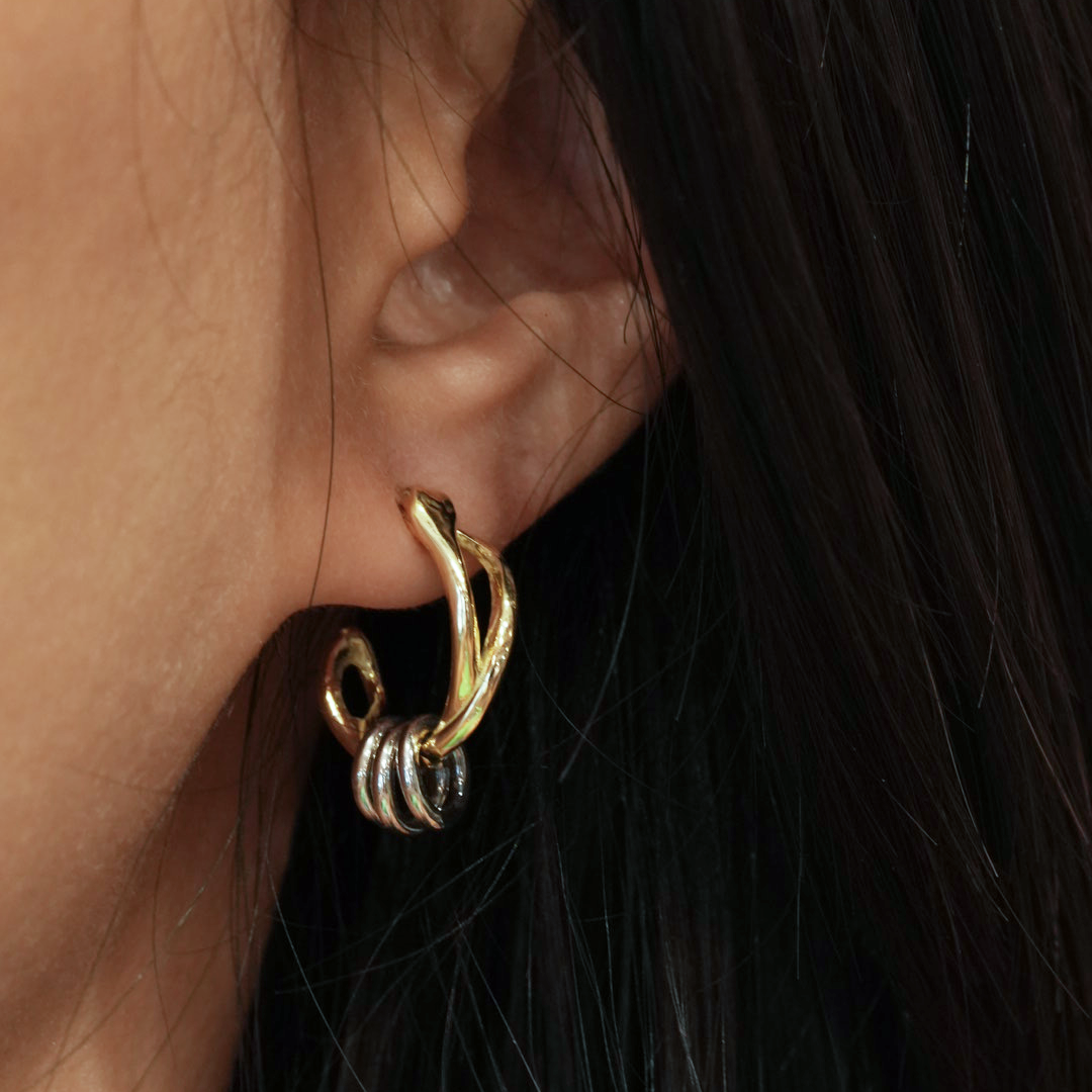 Deal Design - 18K Flare Snake Hoop 2