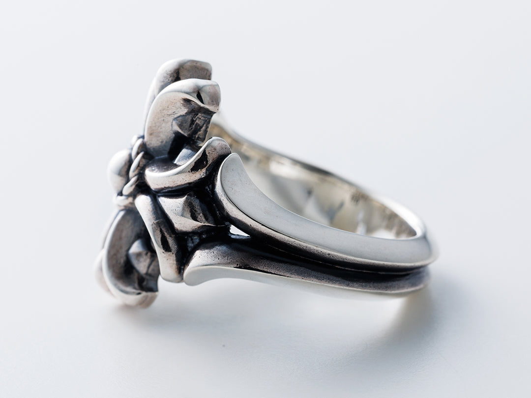 Deal Design - Barbed Cross Ring 3