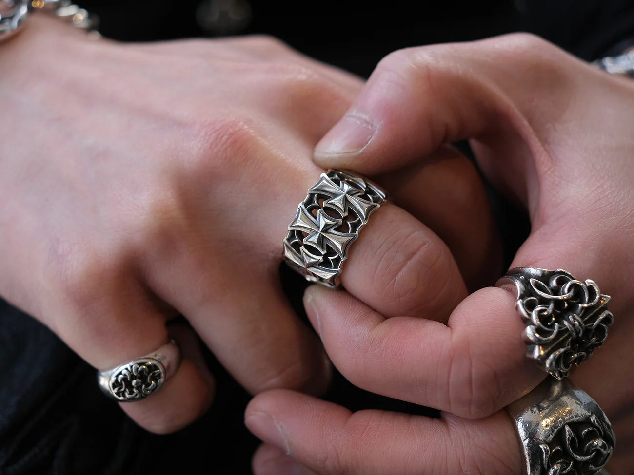 Deal Design - Barrel Cross Ring 5
